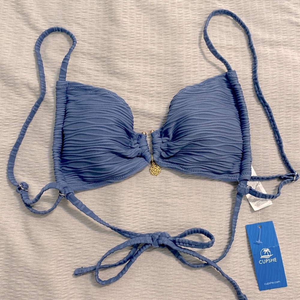 Cupshe Bikini Top Women’s Small Blue‎ Wavy Textured Beach Poolside Vacation NWT